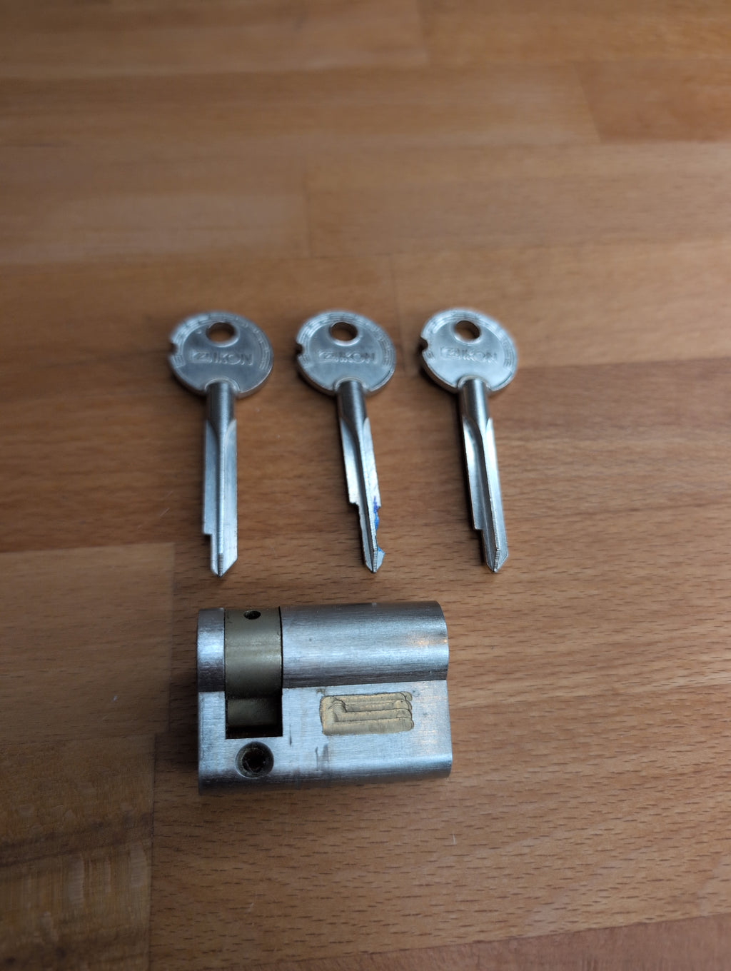 Ikon Kreuzbart Europrofil-Halbzylinder sowie Rohlinge in 30mm/10mm (gebraucht)