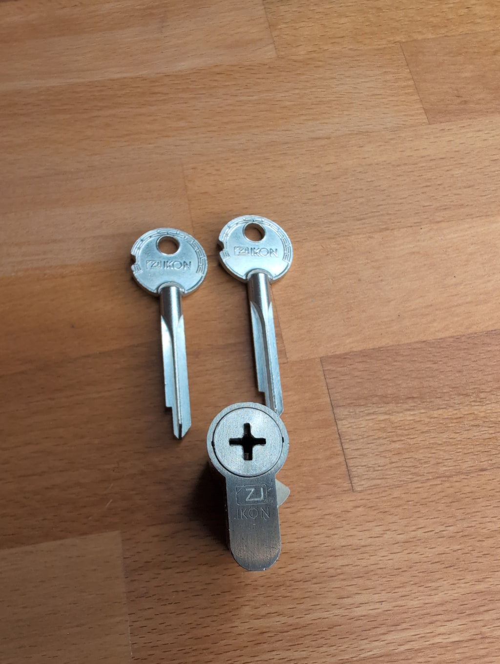 Ikon Kreuzbart Europrofil-Halbzylinder sowie Rohlinge in 30mm/10mm (gebraucht)