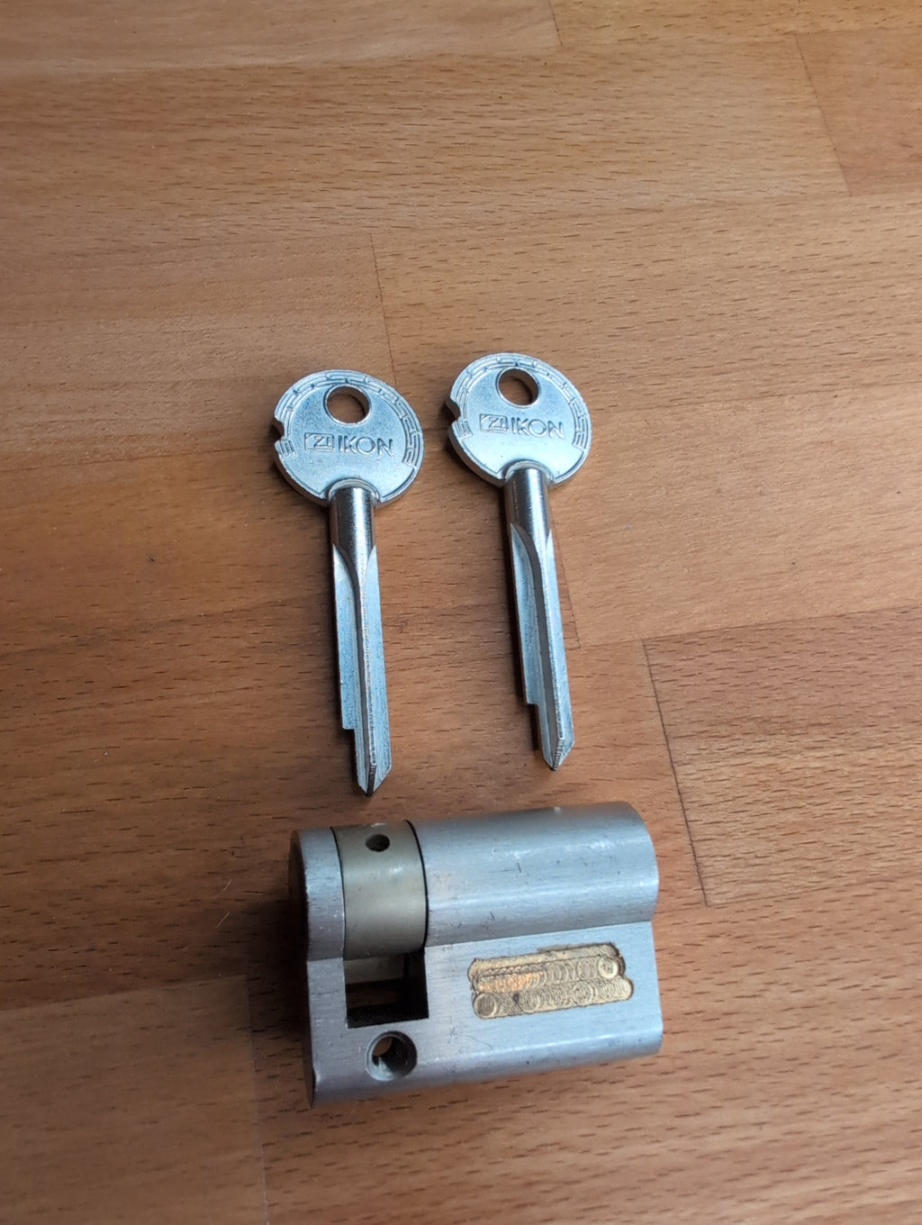 Ikon Kreuzbart Europrofil-Halbzylinder sowie Rohlinge in 30mm/10mm (gebraucht)