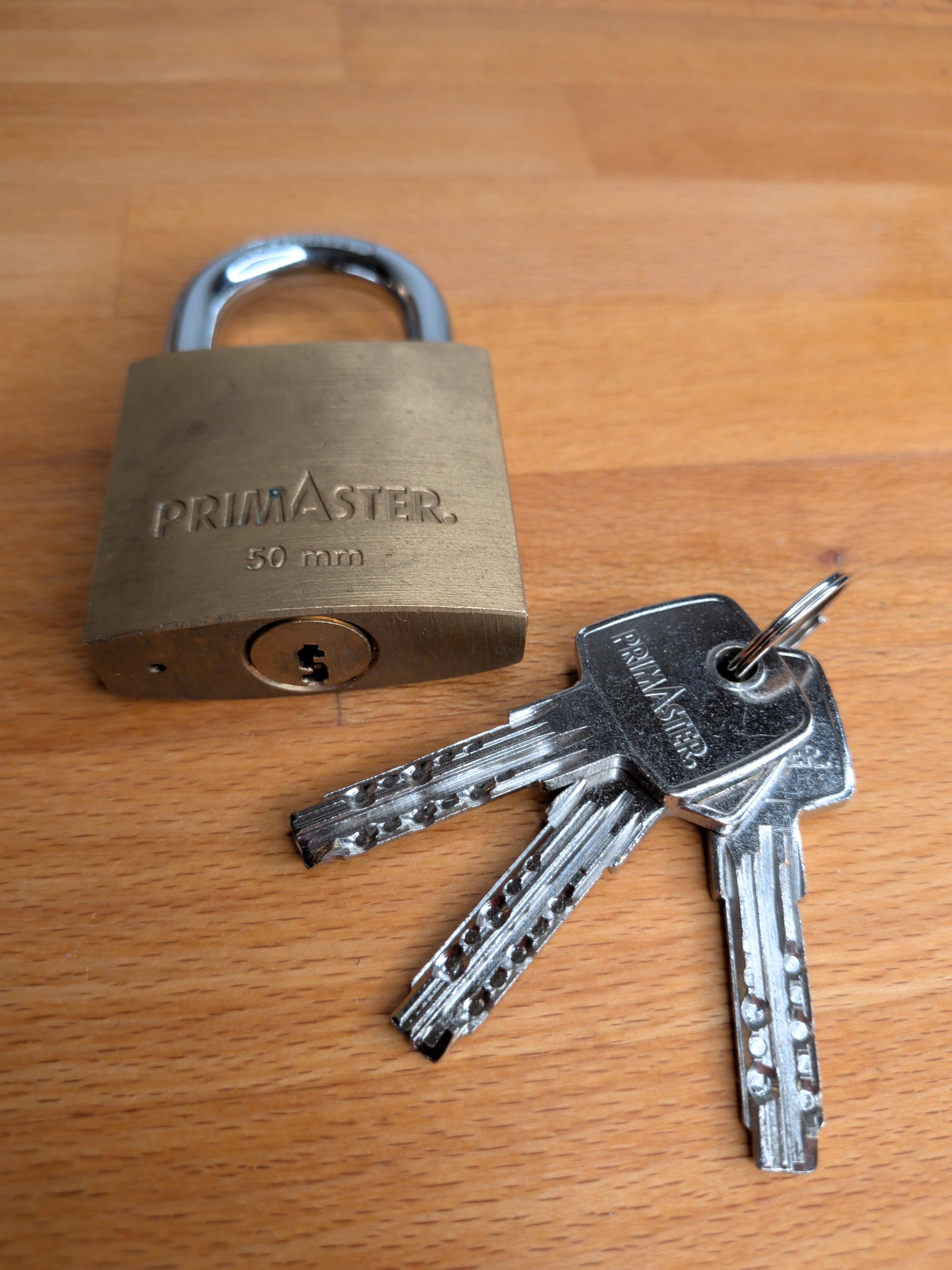 Video-Requisite Primaster Vorhängeschloss (gebraucht)